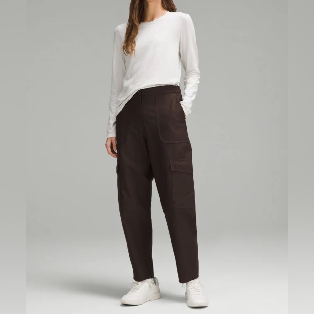 Lululemon Atletica Light Cargo Pocket High-Rise Pant